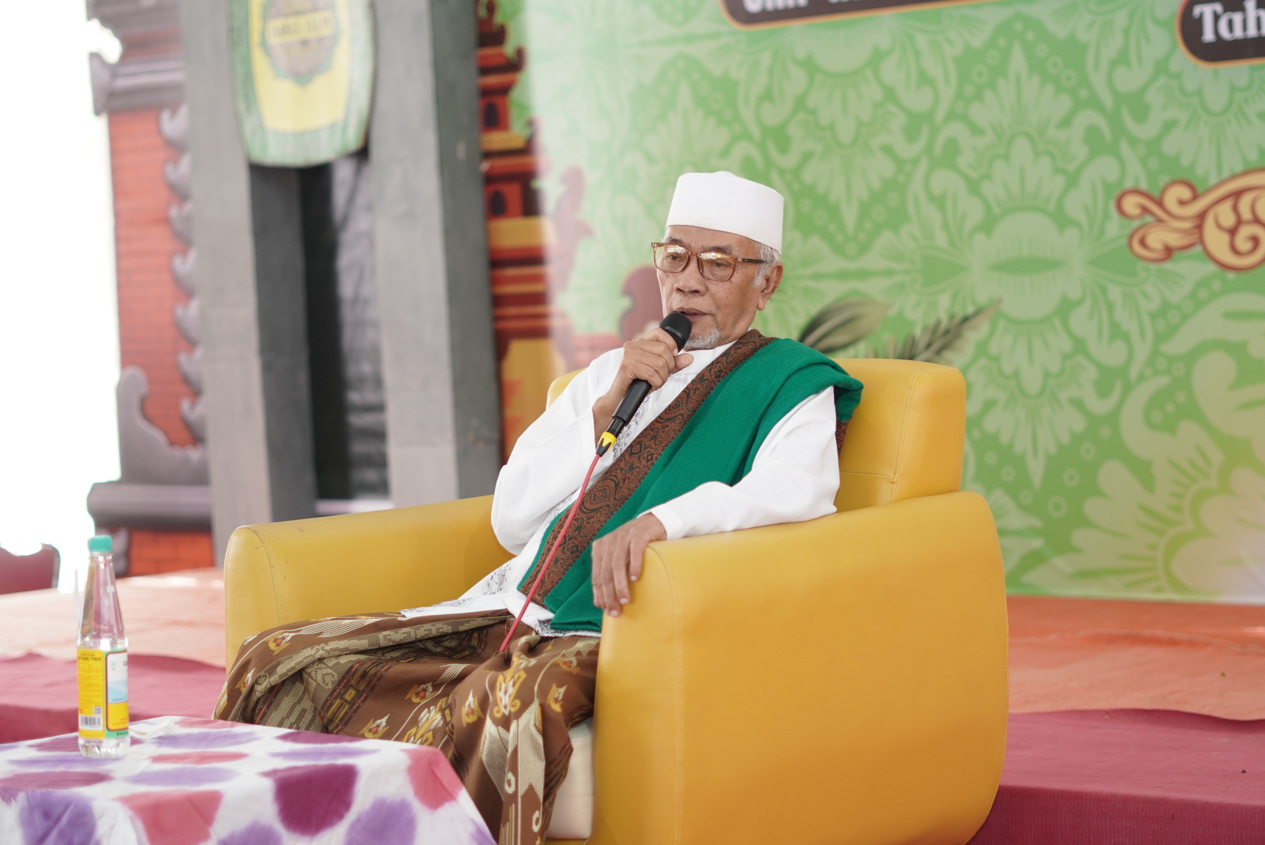 Pengasuh Ponpes Darul Ulum Medali